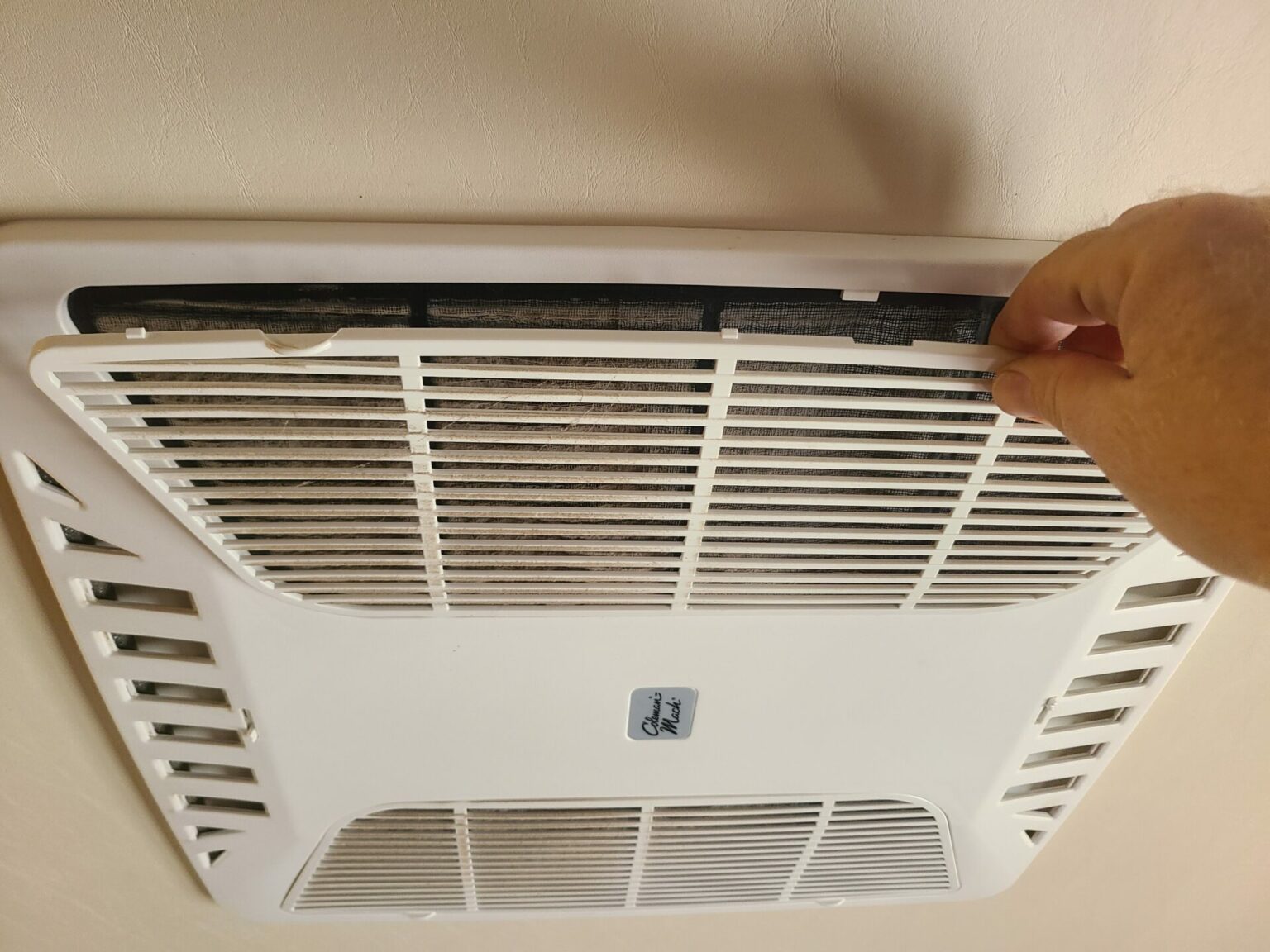 RV Air Conditioner Filter Cleaning Go FullTime RVing