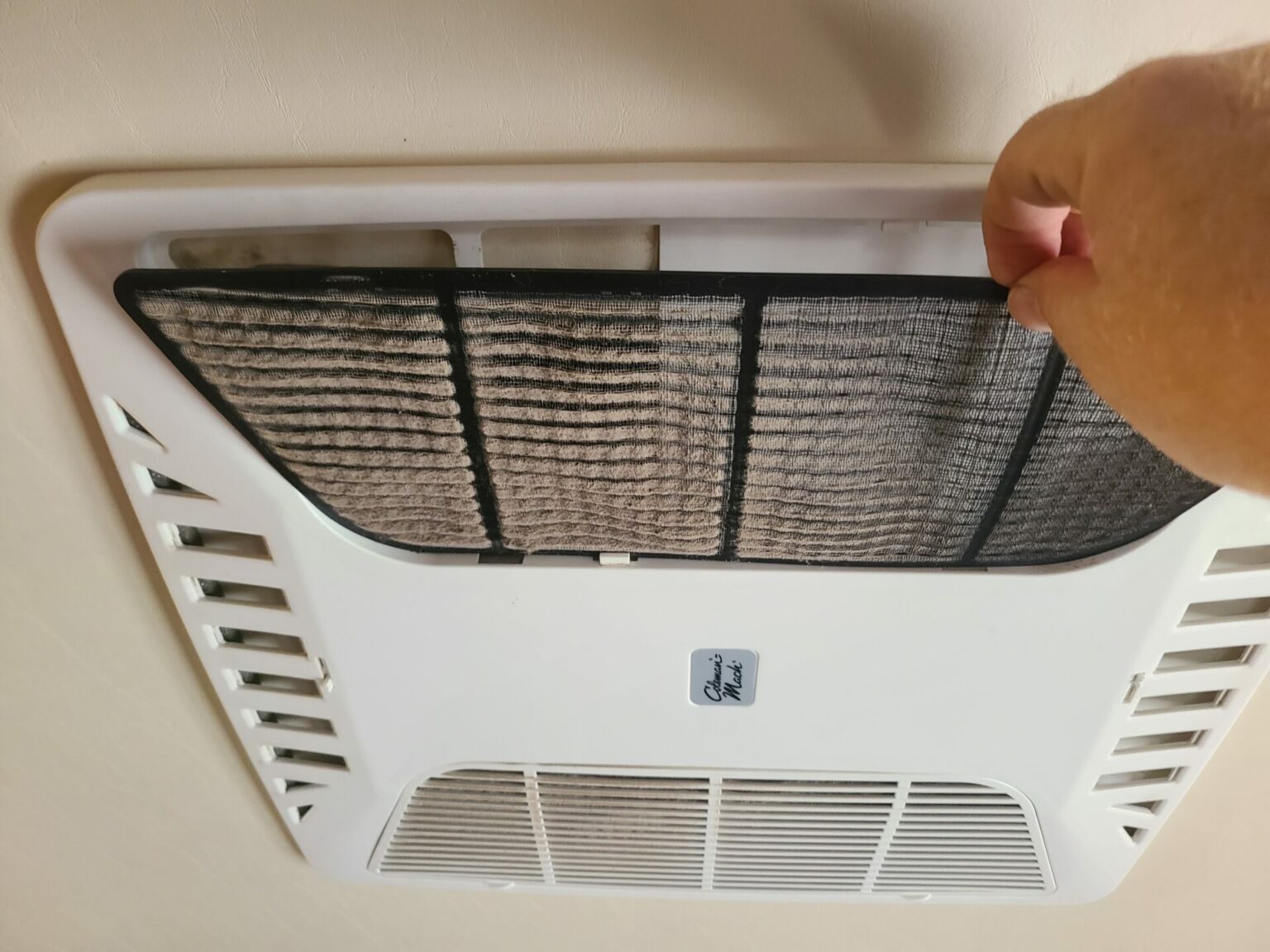 RV Air Conditioner Filter Cleaning Go FullTime RVing