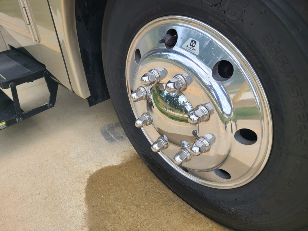Ford F53 Hub Cap