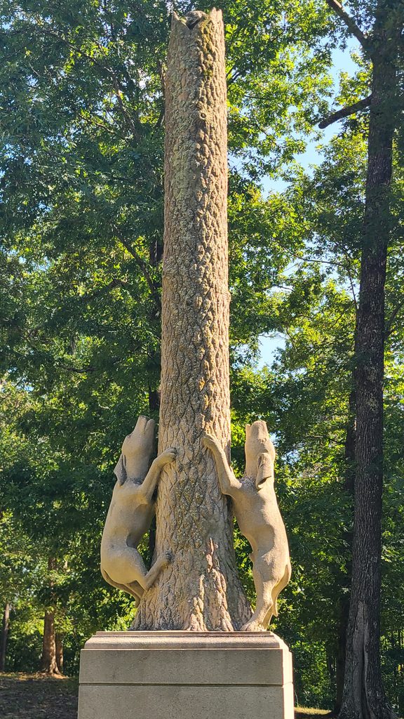 Key Underwood Coon Dog Memorial