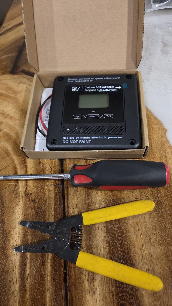 DP-E01 RV carbon monoxide and propane gas detector