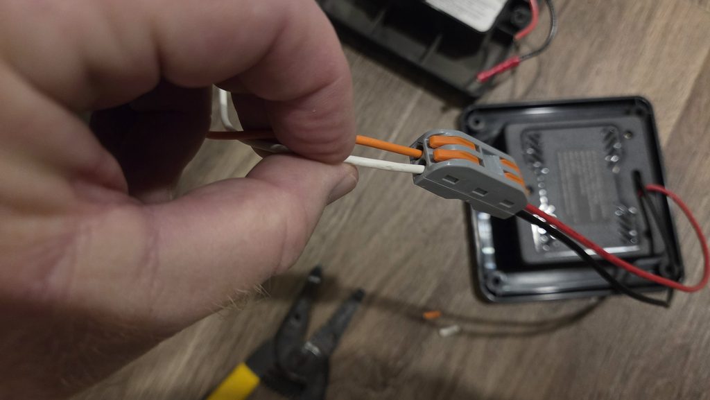 RV propane detector 12 volt wiring connected